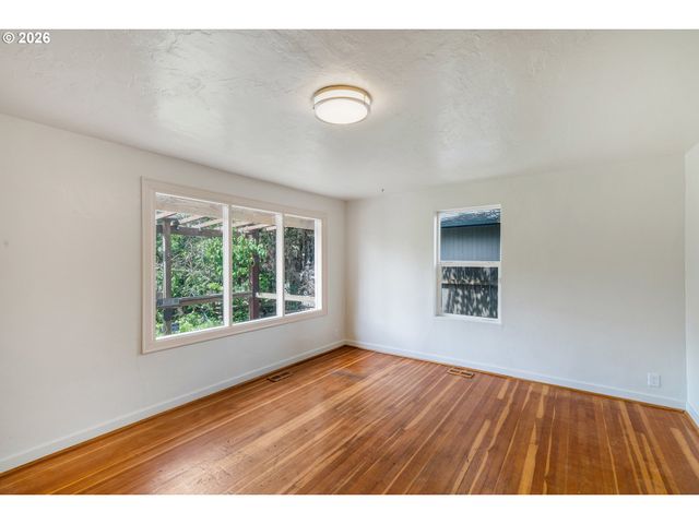 419 WILKIE St, Eugene, OR 97402