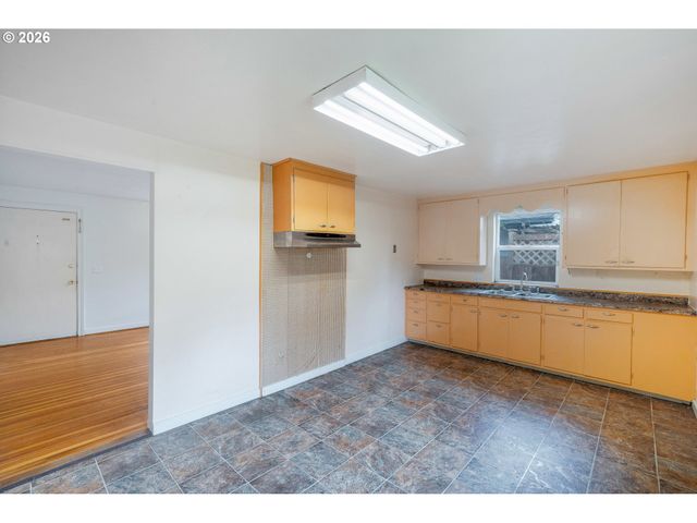 419 WILKIE St, Eugene, OR 97402