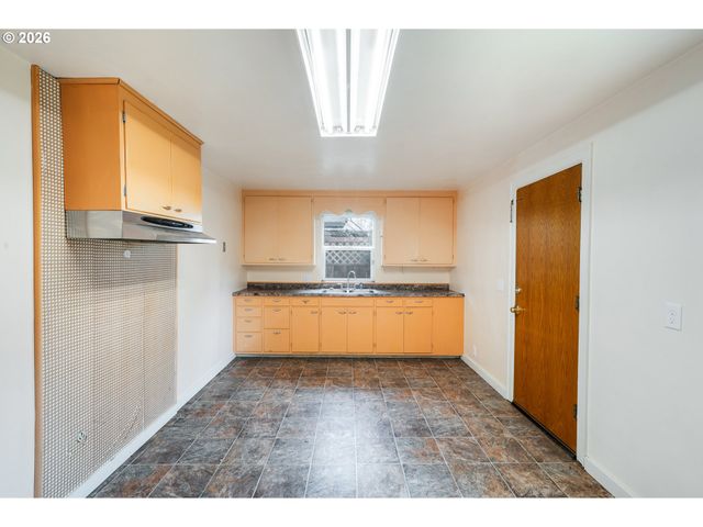 419 WILKIE St, Eugene, OR 97402