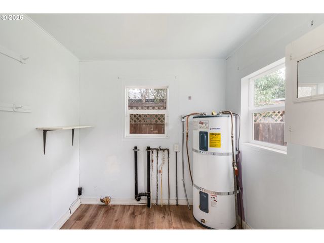 419 WILKIE St, Eugene, OR 97402