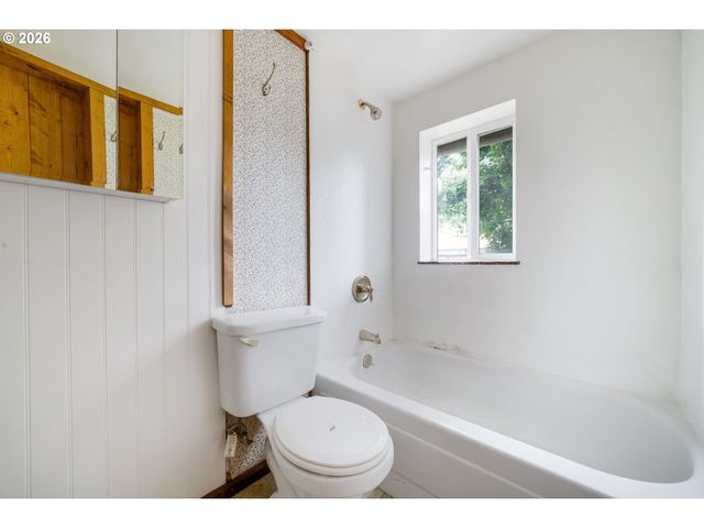 419 WILKIE St, Eugene, OR 97402