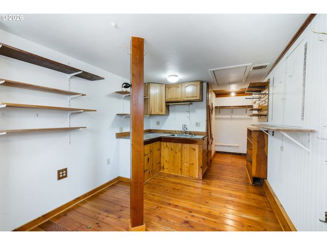 419 WILKIE St, Eugene, OR 97402