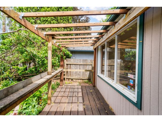 419 WILKIE St, Eugene, OR 97402