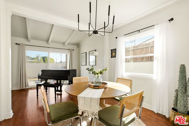 6818 Varna Avenue, Van Nuys, CA 91405