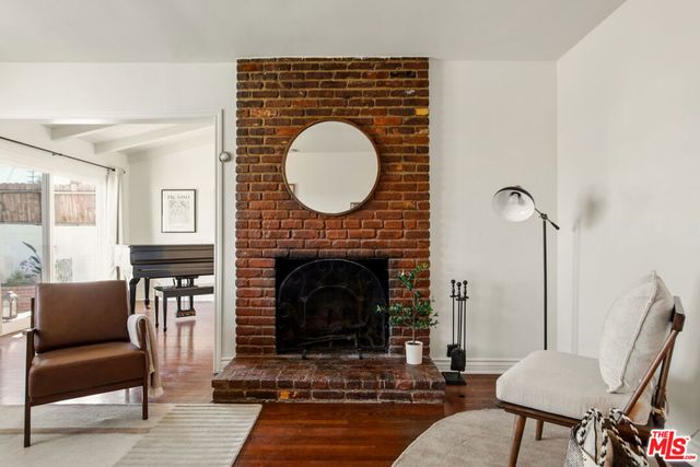 6818 Varna Avenue, Van Nuys, CA 91405