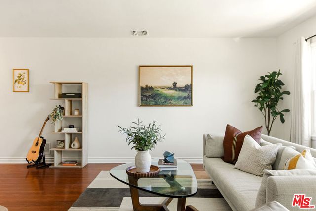 6818 Varna Avenue, Van Nuys, CA 91405