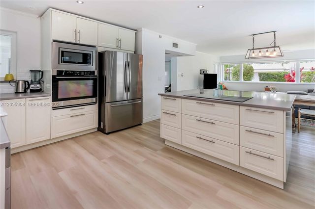 955 Van Buren Street, Hollywood, FL 33019