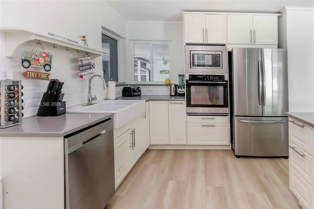 955 Van Buren Street, Hollywood, FL 33019