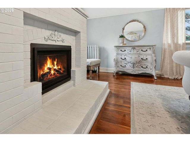 2547 Sw HILLCREST Dr, Portland, OR 97201