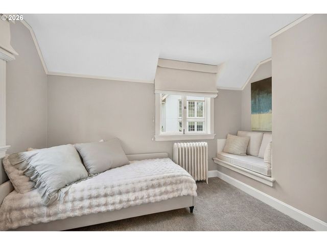 2547 Sw HILLCREST Dr, Portland, OR 97201