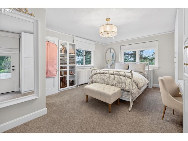 2547 Sw HILLCREST Dr, Portland, OR 97201