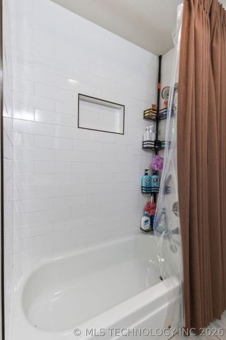 15852 E 450 Road, Claremore, OK 74017