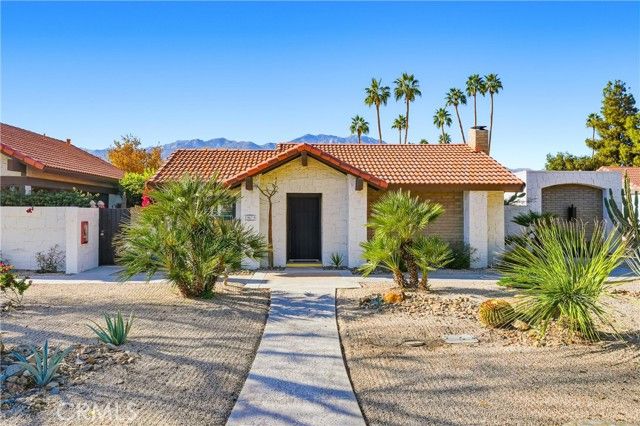 2367 S Gene Autry B, Palm Springs, CA 92264