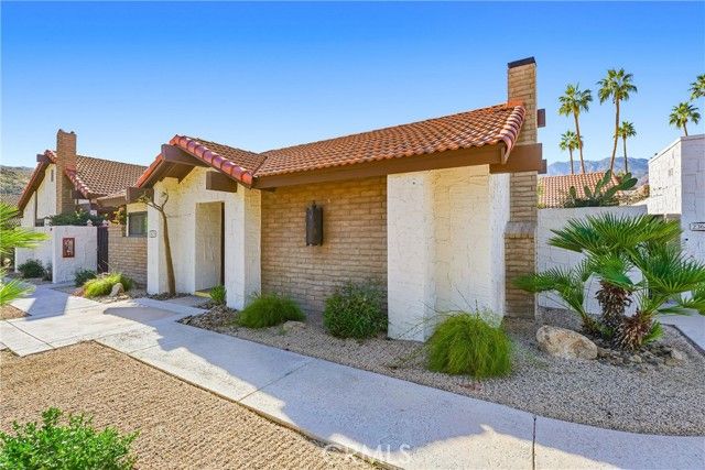 2367 S Gene Autry B, Palm Springs, CA 92264