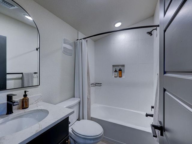 102 N Creek CT, Bertram, TX 78605