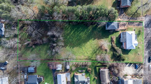 335 Eastview Street, Morganton, NC 28655