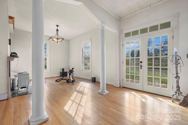 335 Eastview Street, Morganton, NC 28655