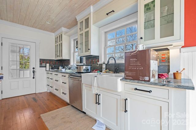 335 Eastview Street, Morganton, NC 28655