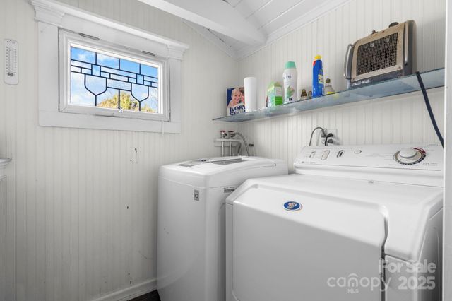 335 Eastview Street, Morganton, NC 28655