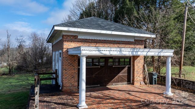 335 Eastview Street, Morganton, NC 28655