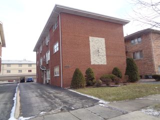 10533 S Parkside Avenue 2, Chicago Ridge, IL 60415