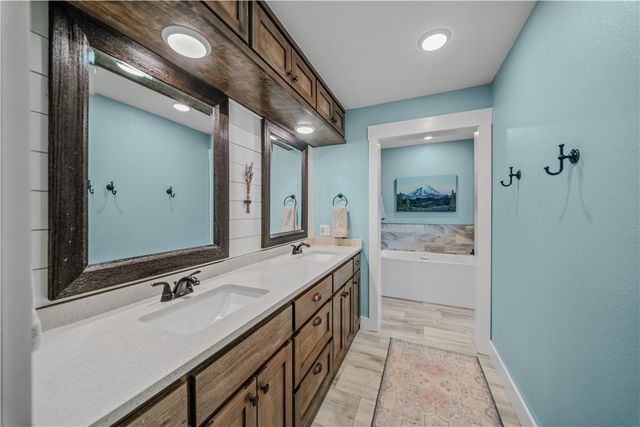 29 Newquay Lane, Bella Vista, AR 72714