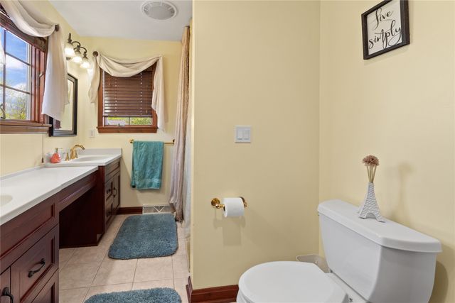 6238 COBBLESTONE Drive, Erie, PA 16509