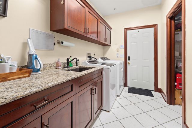 6238 COBBLESTONE Drive, Erie, PA 16509