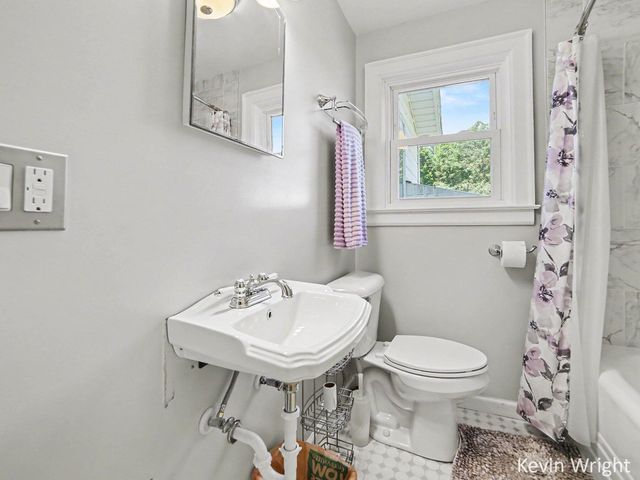 14337 State Road, Nunica, MI 49448