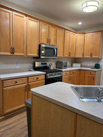 818 Pentwater Lane, Schererville, IN 46375