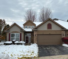 818 Pentwater Lane, Schererville, IN 46375