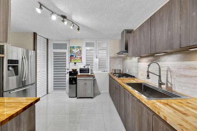 13 ST. RIVERVIEW P-7, Bayamon, PR 00961