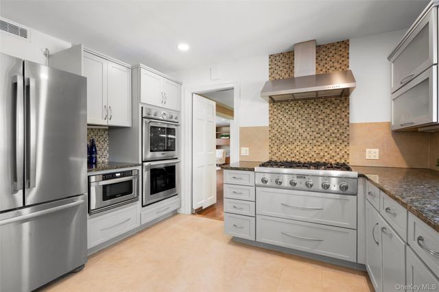 720 Claflin Avenue, Mamaroneck, NY 10543