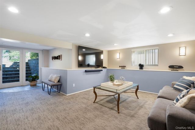 720 Claflin Avenue, Mamaroneck, NY 10543