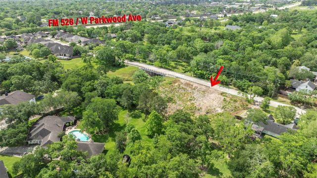1405 Greenbriar Drive, Friendswood, TX 77546
