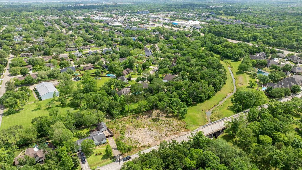 1405 Greenbriar Drive, Friendswood, TX 77546
