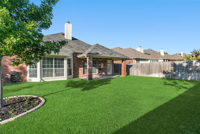 6106 Lakecrest Drive, Sachse, TX 75048