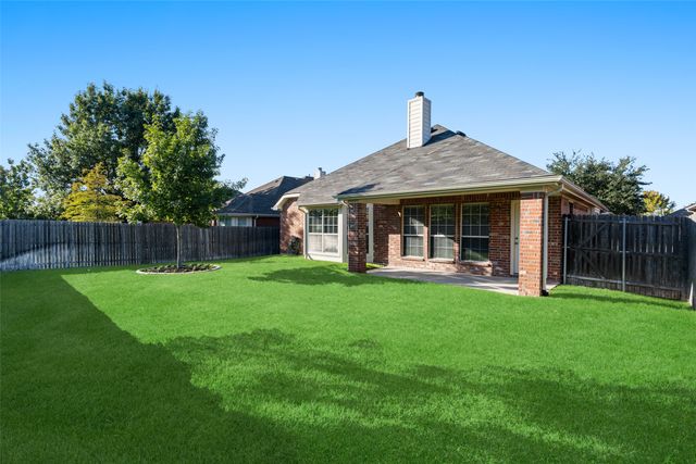 6106 Lakecrest Drive, Sachse, TX 75048