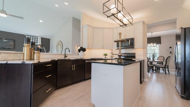 2755 E 105th Avenue, Crown Point, IN 46307