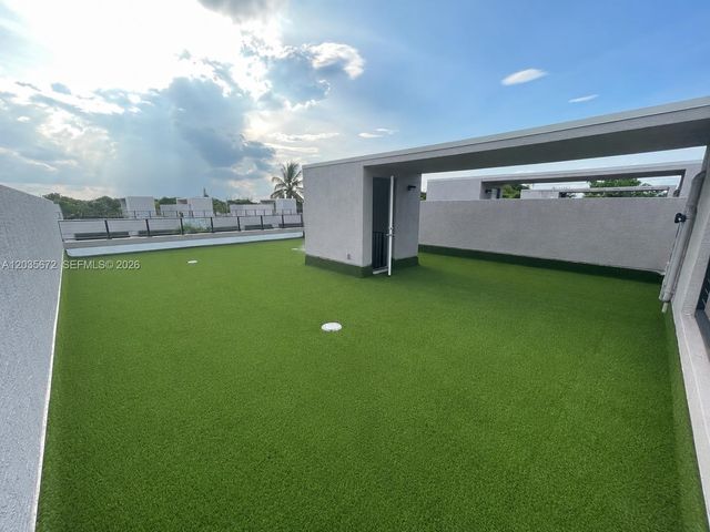 1068 NE 35th Street 0, Oakland Park, FL 33334
