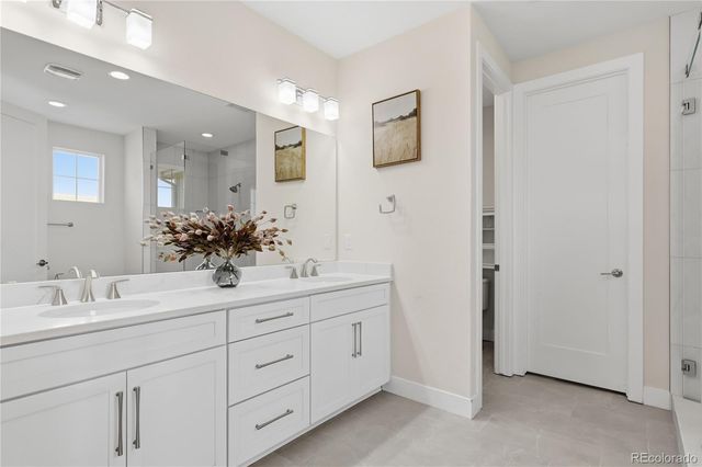 9625 Viewside Drive, Lone Tree, CO 80124