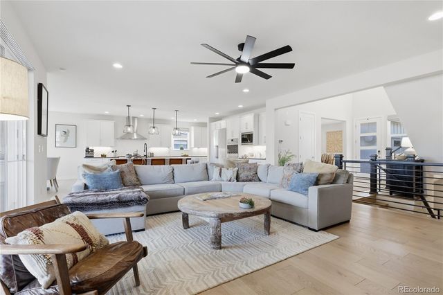 9625 Viewside Drive, Lone Tree, CO 80124