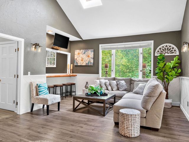 13 Old Colony Rd, Foxboro, MA 02035