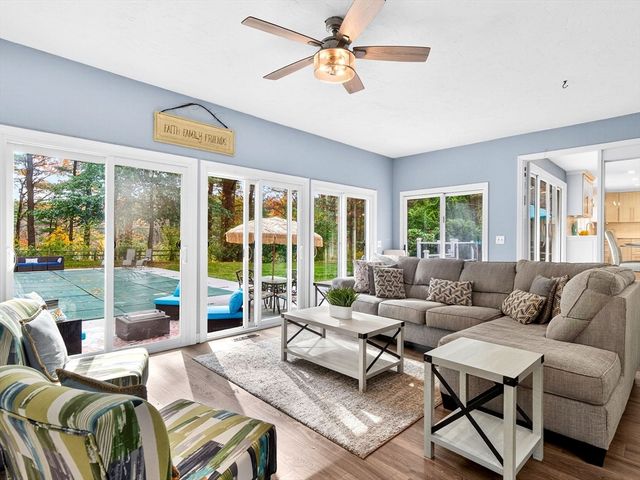 13 Old Colony Rd, Foxboro, MA 02035