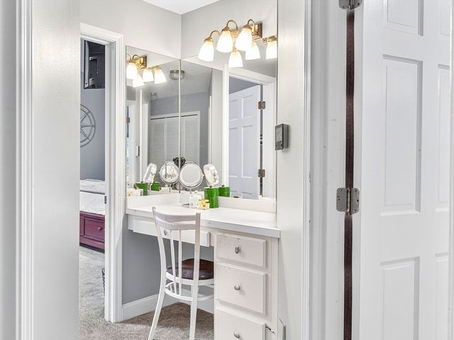 13 Old Colony Rd, Foxboro, MA 02035