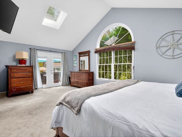 13 Old Colony Rd, Foxboro, MA 02035