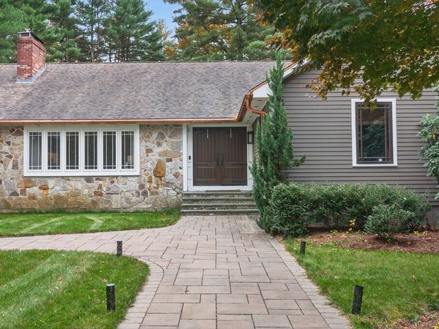 13 Old Colony Rd, Foxboro, MA 02035