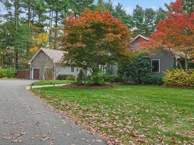 13 Old Colony Rd, Foxboro, MA 02035