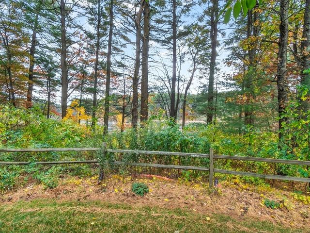 13 Old Colony Rd, Foxboro, MA 02035