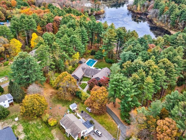 13 Old Colony Rd, Foxboro, MA 02035